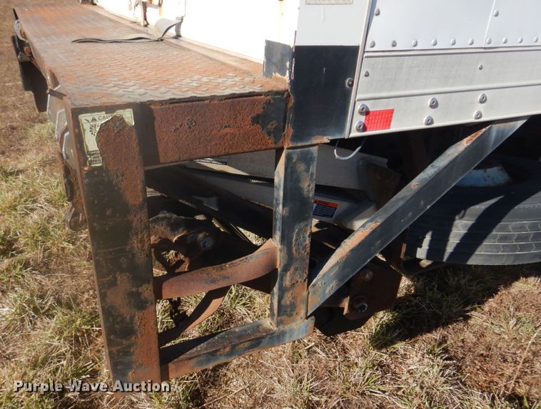 image for item DH8088 2009 Peterbilt 335  box truck