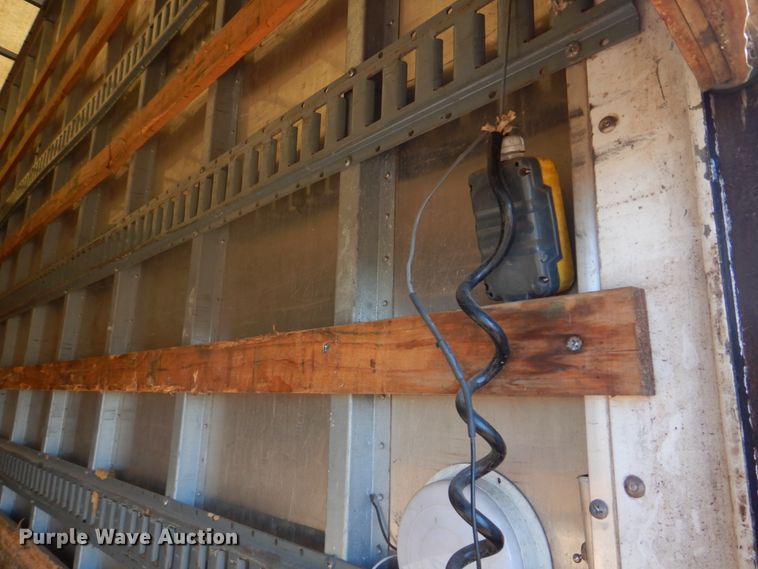 image for item DH8088 2009 Peterbilt 335  box truck