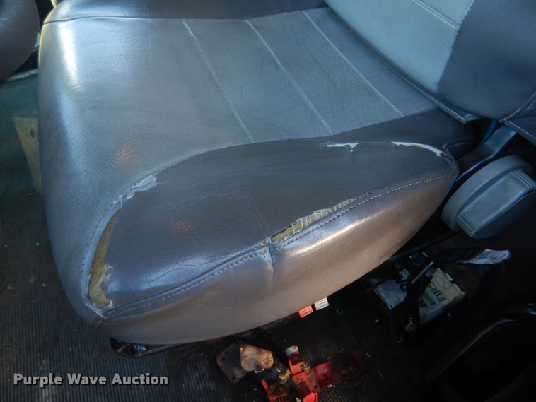 image for item DH8088 2009 Peterbilt 335  box truck