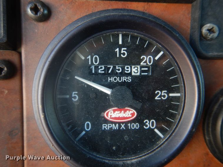 image for item DH8088 2009 Peterbilt 335  box truck