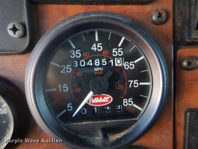 image for item DH8088 2009 Peterbilt 335  box truck