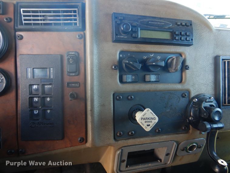 image for item DH8088 2009 Peterbilt 335  box truck