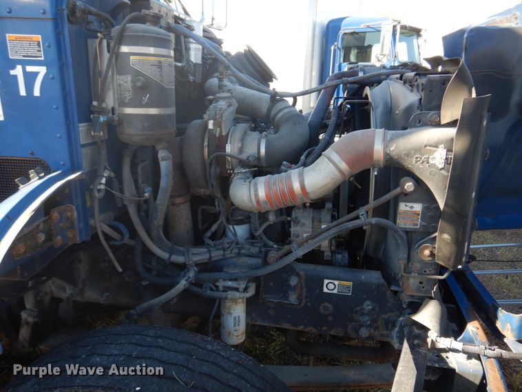 image for item DH8088 2009 Peterbilt 335  box truck