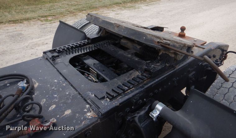 image for item DH8159 1995 Freightliner FLB  semi truck