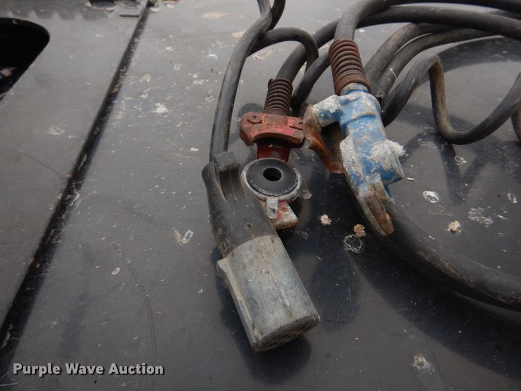 image for item DH8159 1995 Freightliner FLB  semi truck