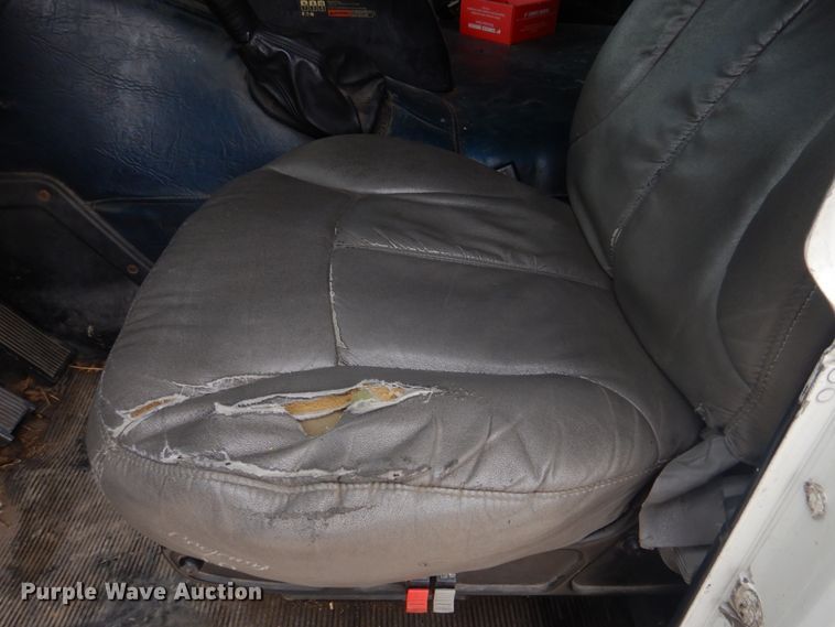 image for item DH8159 1995 Freightliner FLB  semi truck