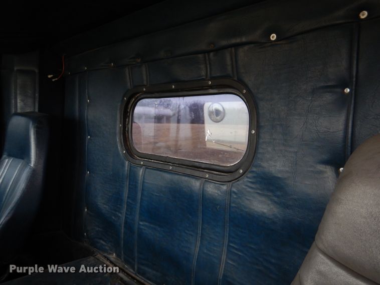 image for item DH8159 1995 Freightliner FLB  semi truck