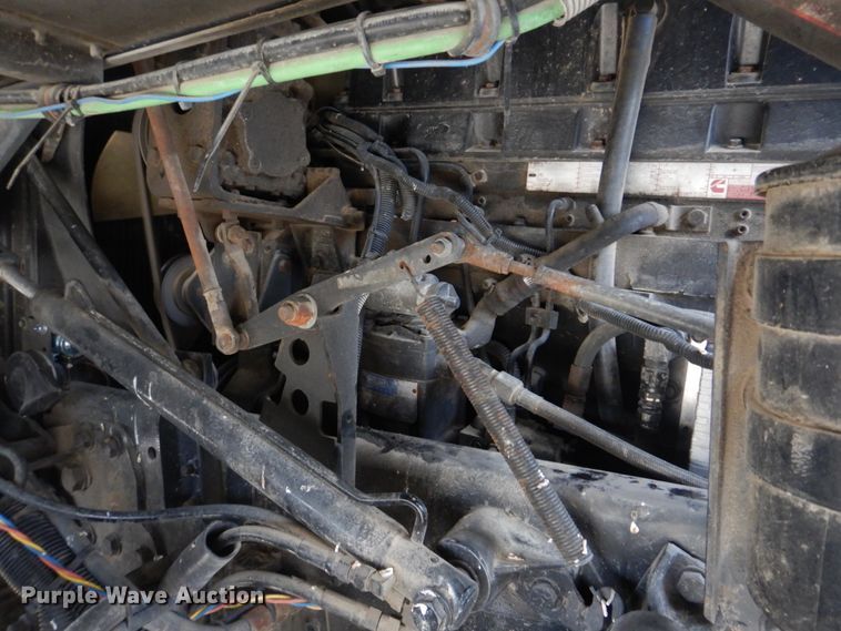 image for item DH8159 1995 Freightliner FLB  semi truck