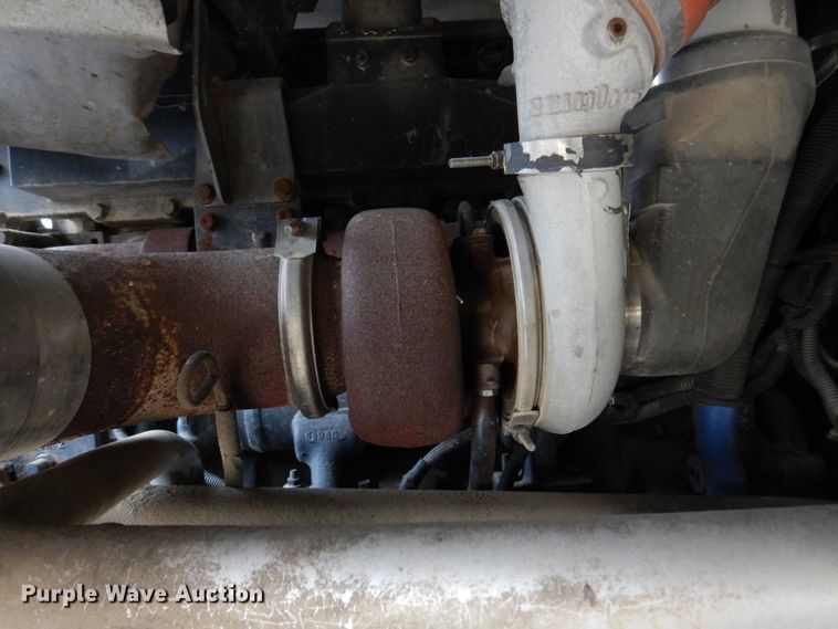 image for item DH8159 1995 Freightliner FLB  semi truck