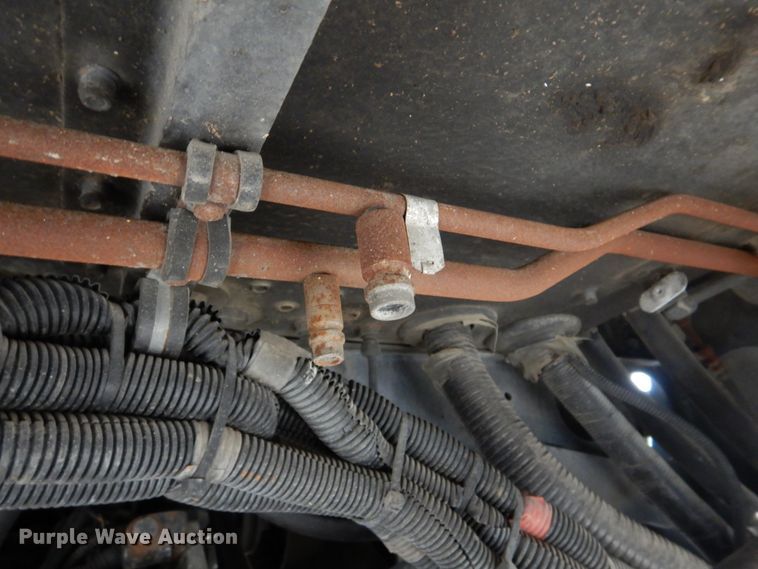 image for item DH8159 1995 Freightliner FLB  semi truck