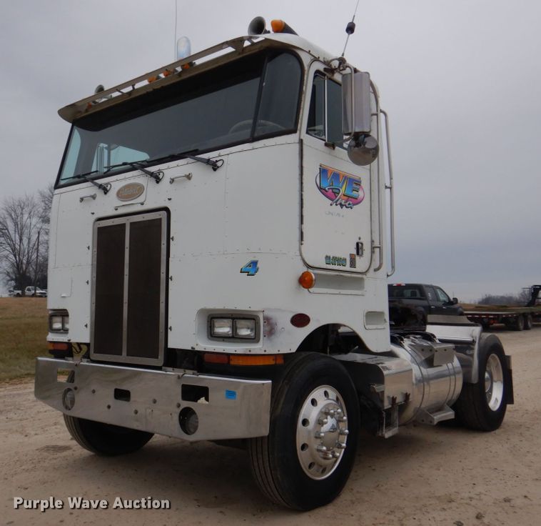 image for item DH8160 1982 Peterbilt 362  semi truck