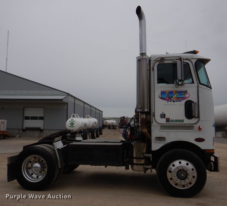 image for item DH8160 1982 Peterbilt 362  semi truck