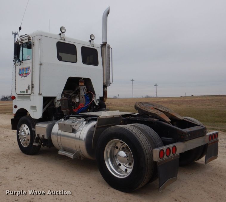 image for item DH8160 1982 Peterbilt 362  semi truck
