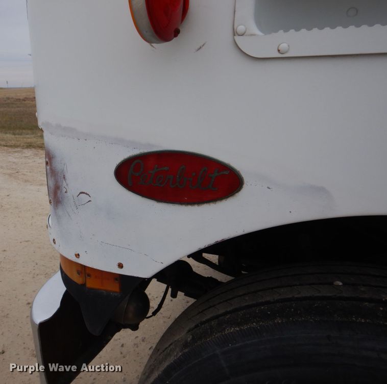 image for item DH8160 1982 Peterbilt 362  semi truck