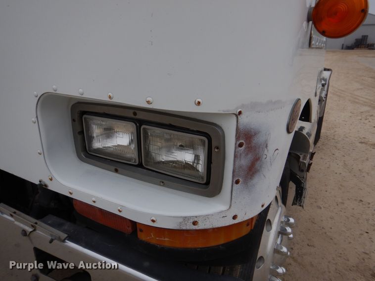 image for item DH8160 1982 Peterbilt 362  semi truck