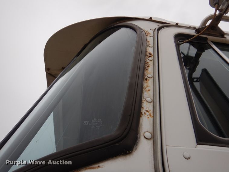 image for item DH8160 1982 Peterbilt 362  semi truck