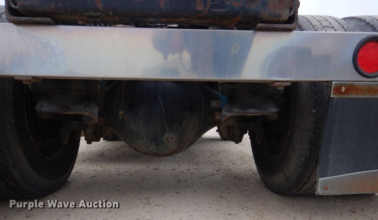 image for item DH8160 1982 Peterbilt 362  semi truck