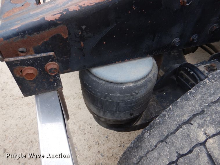 image for item DH8160 1982 Peterbilt 362  semi truck