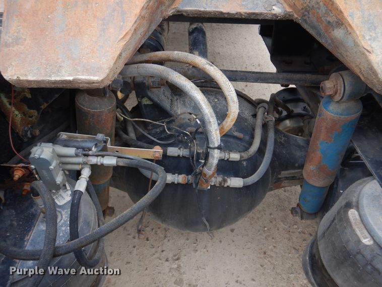 image for item DH8160 1982 Peterbilt 362  semi truck