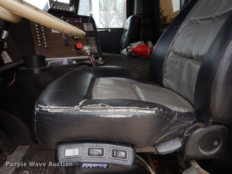 image for item DH8160 1982 Peterbilt 362  semi truck