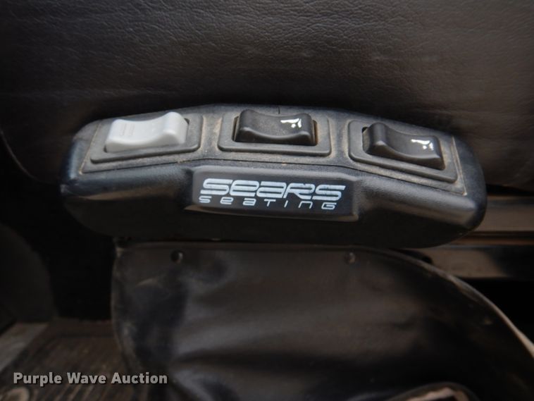 image for item DH8160 1982 Peterbilt 362  semi truck