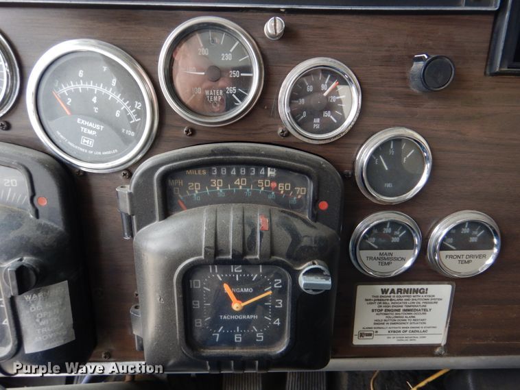 image for item DH8160 1982 Peterbilt 362  semi truck