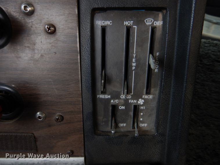 image for item DH8160 1982 Peterbilt 362  semi truck