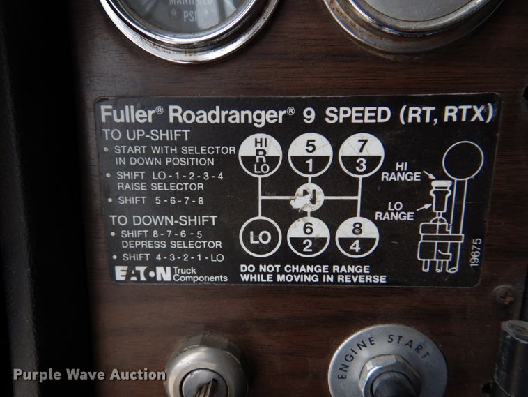 image for item DH8160 1982 Peterbilt 362  semi truck
