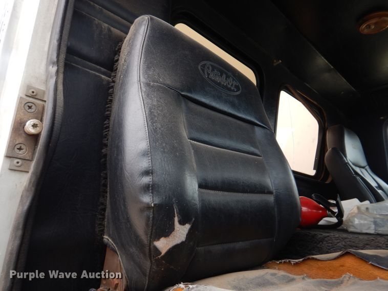 image for item DH8160 1982 Peterbilt 362  semi truck