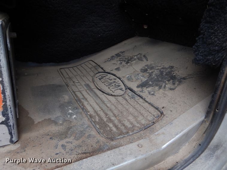 image for item DH8160 1982 Peterbilt 362  semi truck