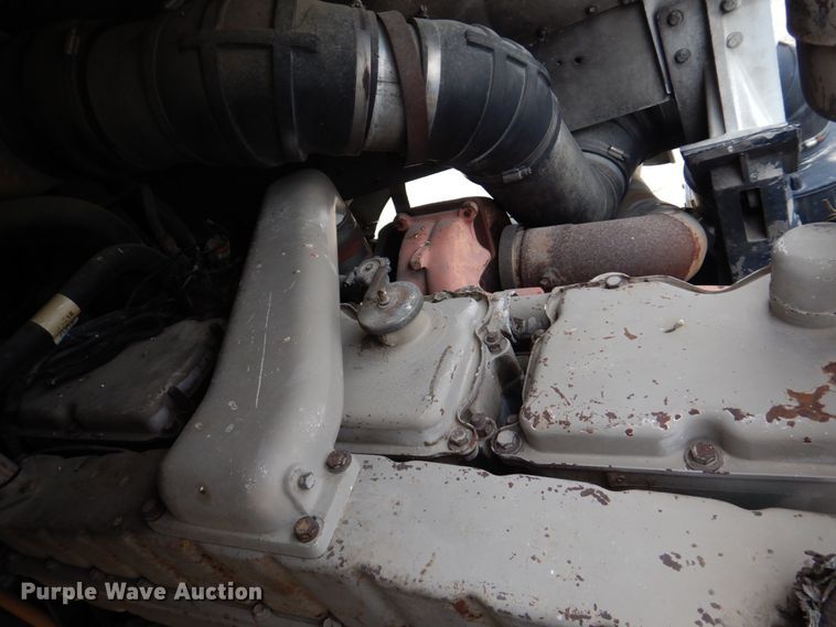 image for item DH8160 1982 Peterbilt 362  semi truck