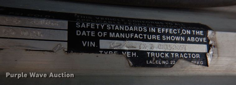 image for item DH8160 1982 Peterbilt 362  semi truck