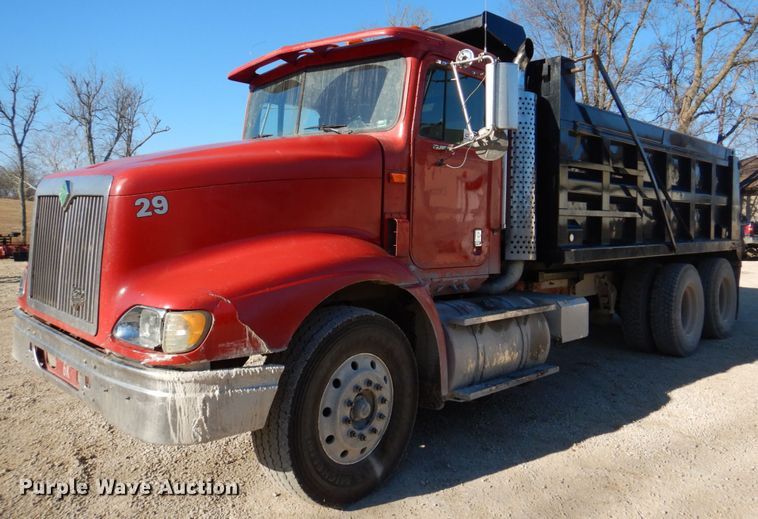 image for item DH8162 1999 International 9200  dump truck