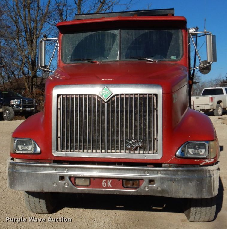 image for item DH8162 1999 International 9200  dump truck