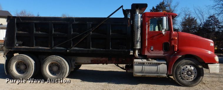 image for item DH8162 1999 International 9200  dump truck