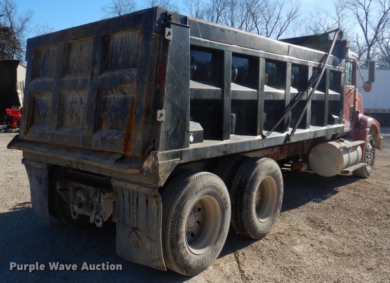 image for item DH8162 1999 International 9200  dump truck
