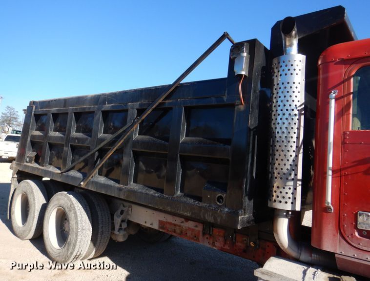 image for item DH8162 1999 International 9200  dump truck