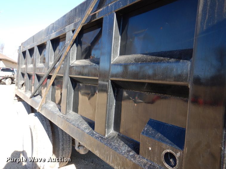 image for item DH8162 1999 International 9200  dump truck