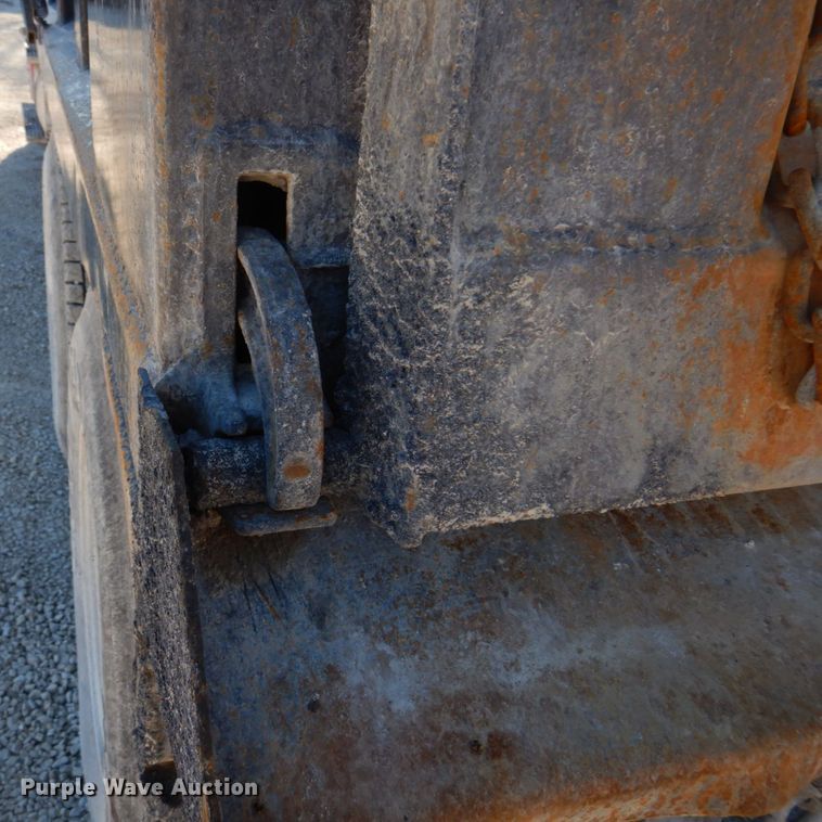 image for item DH8162 1999 International 9200  dump truck