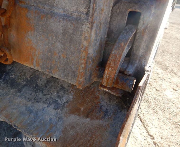 image for item DH8162 1999 International 9200  dump truck