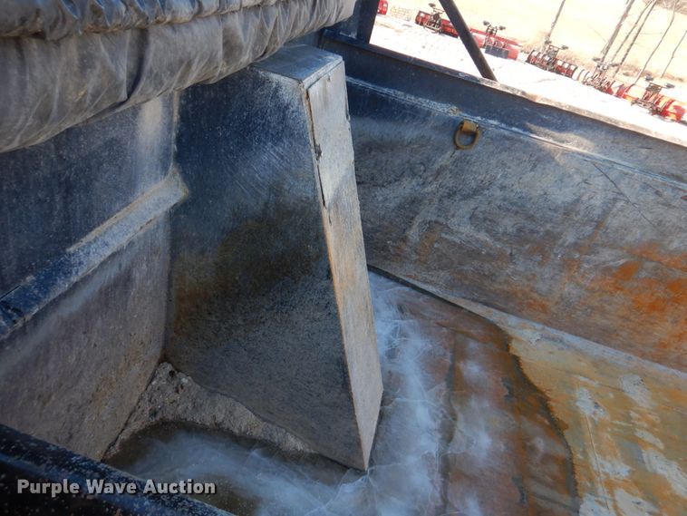 image for item DH8162 1999 International 9200  dump truck