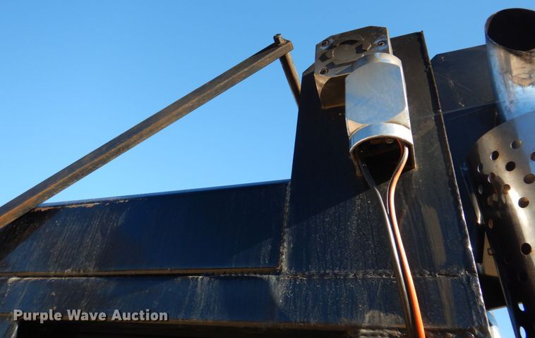 image for item DH8162 1999 International 9200  dump truck