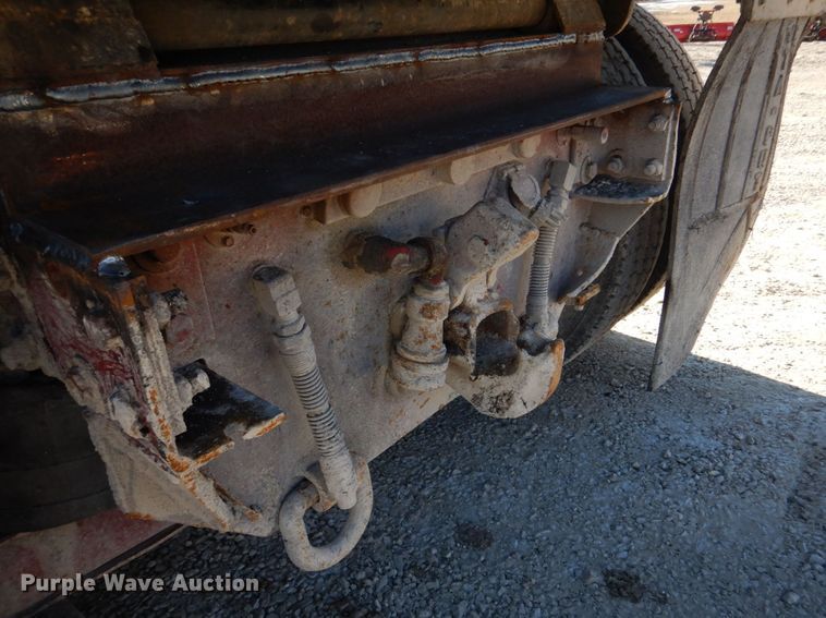 image for item DH8162 1999 International 9200  dump truck