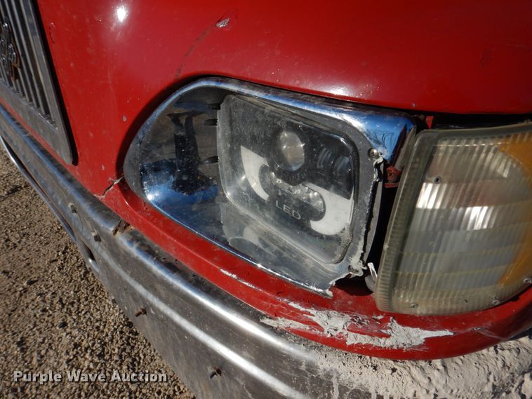 image for item DH8162 1999 International 9200  dump truck