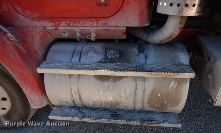 image for item DH8162 1999 International 9200  dump truck