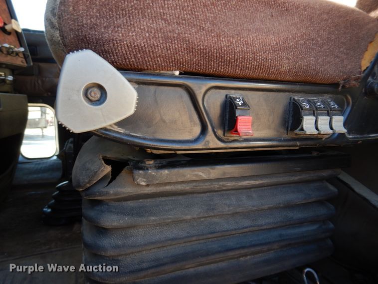 image for item DH8162 1999 International 9200  dump truck