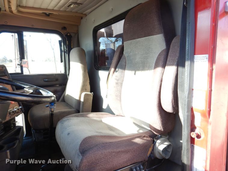 image for item DH8162 1999 International 9200  dump truck