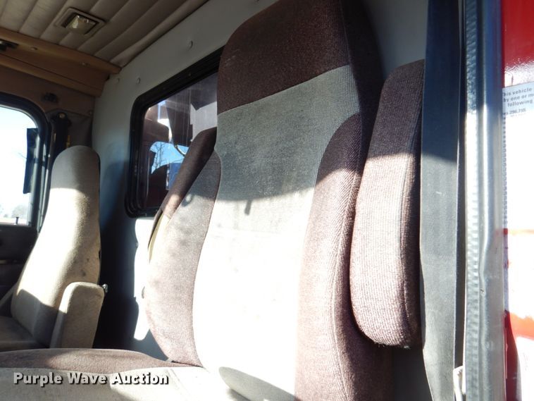 image for item DH8162 1999 International 9200  dump truck