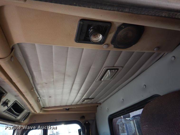 image for item DH8162 1999 International 9200  dump truck