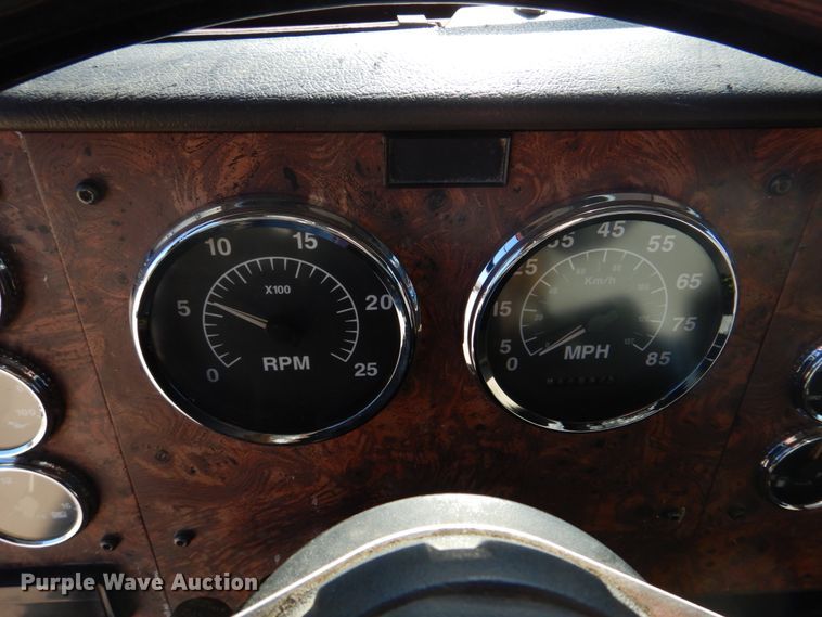 image for item DH8162 1999 International 9200  dump truck